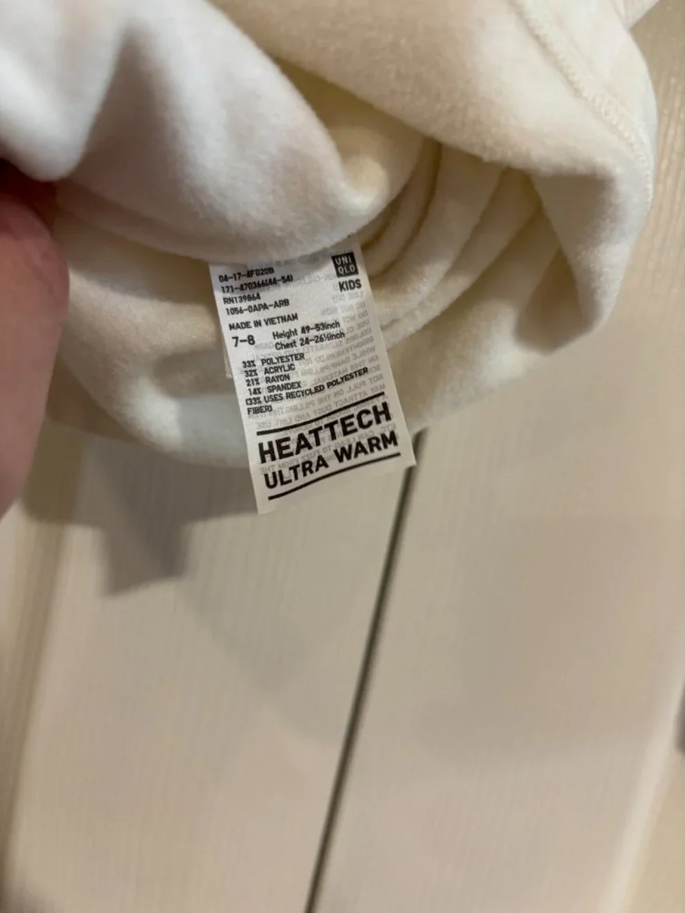 Uniqlo HeatTech Tops base layer set of 3 Kids 7-8